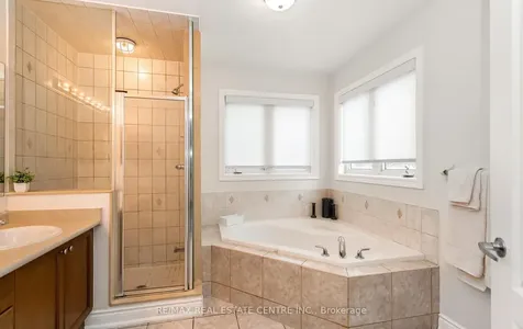 26 Saint Hubert Drive Brampton ON L6P 1V7