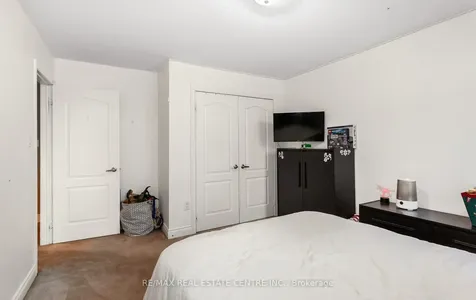 26 Saint Hubert Drive Brampton ON L6P 1V7