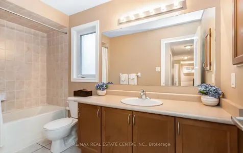 26 Saint Hubert Drive Brampton ON L6P 1V7