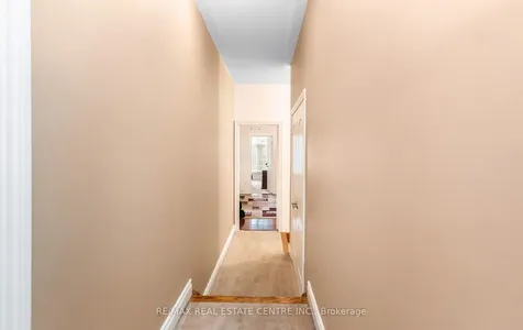 26 Saint Hubert Drive Brampton ON L6P 1V7