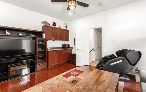 26 Saint Hubert Drive Brampton ON L6P 1V7