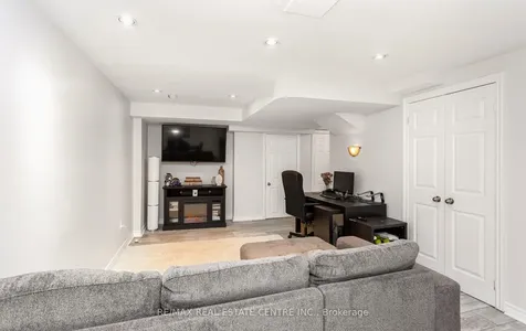 26 Saint Hubert Drive Brampton ON L6P 1V7