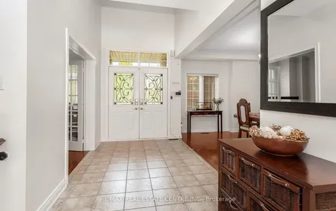 26 Saint Hubert Drive Brampton ON L6P 1V7