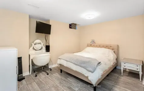 26 Saint Hubert Drive Brampton ON L6P 1V7