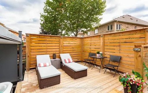 26 Saint Hubert Drive Brampton ON L6P 1V7