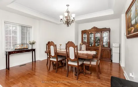 26 Saint Hubert Drive Brampton ON L6P 1V7