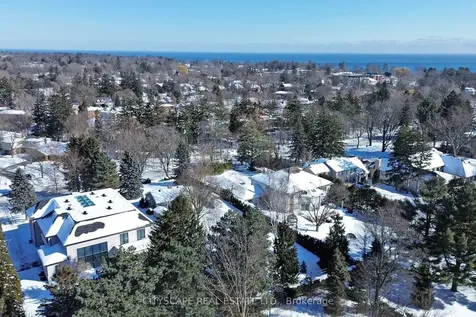 392 Fourth Line Oakville ON L6L 5A4