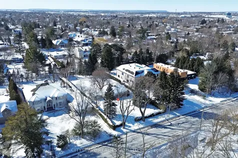 392 Fourth Line Oakville ON L6L 5A4