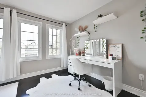 3262 Skipton Lane Oakville ON L6M 0K2