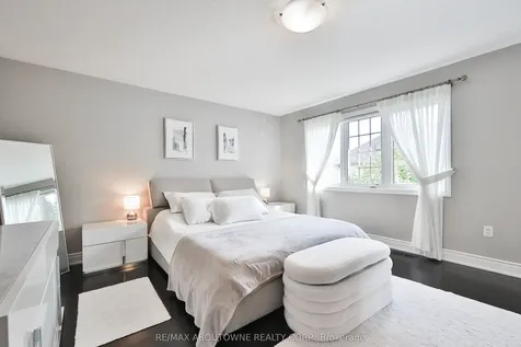 3262 Skipton Lane Oakville ON L6M 0K2