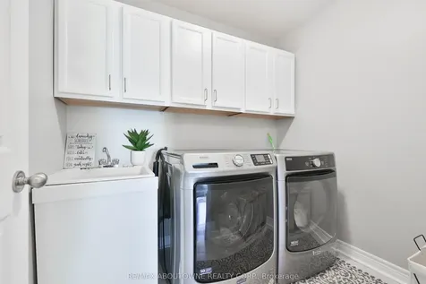 3262 Skipton Lane Oakville ON L6M 0K2