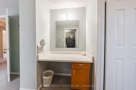 17 Cox Crescent Brampton ON L6X 3G8