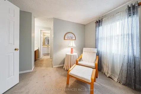 17 Cox Crescent Brampton ON L6X 3G8