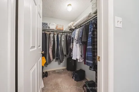 17 Cox Crescent Brampton ON L6X 3G8