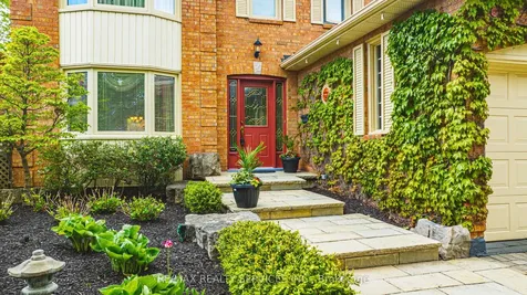 17 Cox Crescent Brampton ON L6X 3G8