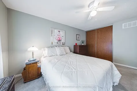 17 Cox Crescent Brampton ON L6X 3G8