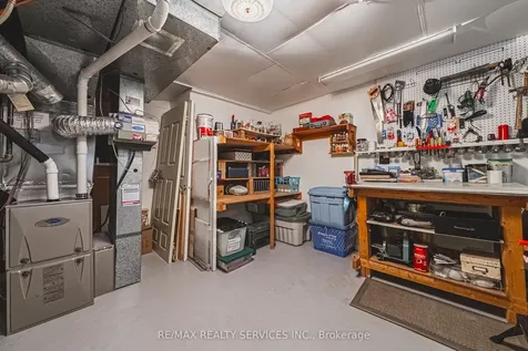 17 Cox Crescent Brampton ON L6X 3G8