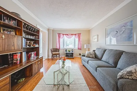 17 Cox Crescent Brampton ON L6X 3G8