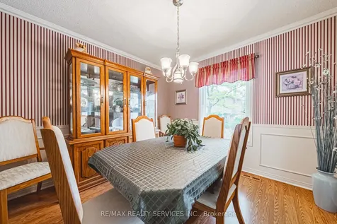 17 Cox Crescent Brampton ON L6X 3G8