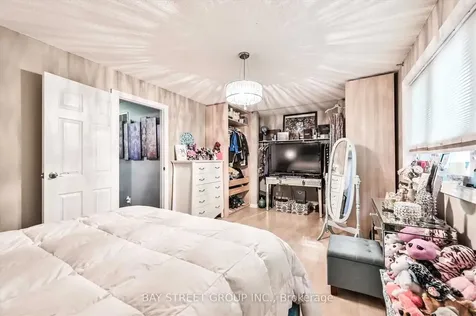 39 Barrington Crescent Brampton ON L6Z 1N2