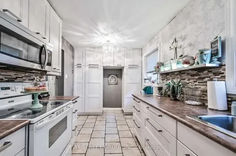 39 Barrington Crescent Brampton ON L6Z 1N2