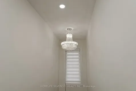 15 Diploma Drive Brampton ON L6P 1M3