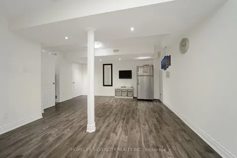 15 Diploma Drive Brampton ON L6P 1M3