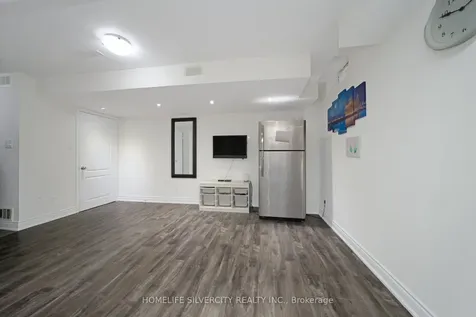 15 Diploma Drive Brampton ON L6P 1M3