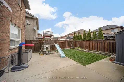 15 Diploma Drive Brampton ON L6P 1M3