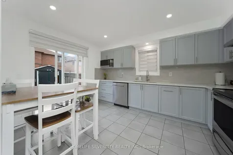 15 Diploma Drive Brampton ON L6P 1M3