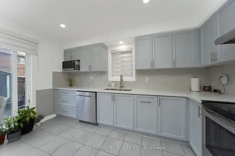 15 Diploma Drive Brampton ON L6P 1M3