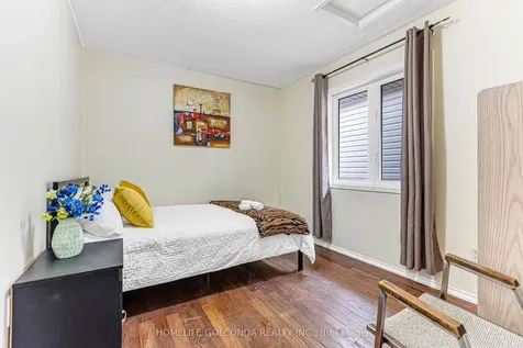 22 Troyer Avenue Toronto ON M3J 0A3