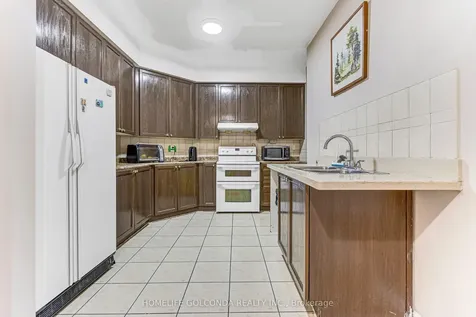 22 Troyer Avenue Toronto ON M3J 0A3