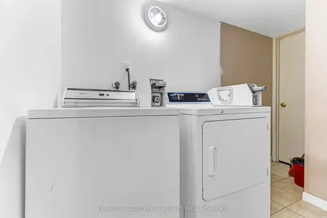 22 Troyer Avenue Toronto ON M3J 0A3