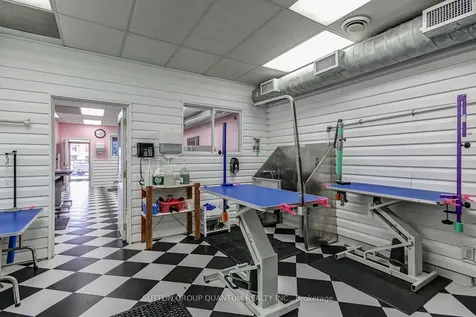 1858 Lakeshore Road W Mississauga ON L5J 1J7
