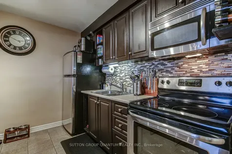 1858 Lakeshore Road W Mississauga ON L5J 1J7
