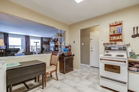 1858 Lakeshore Road W Mississauga ON L5J 1J7