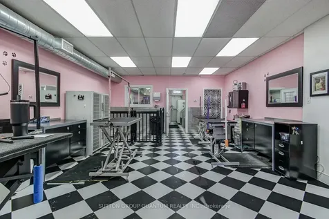 1858 Lakeshore Road W Mississauga ON L5J 1J7