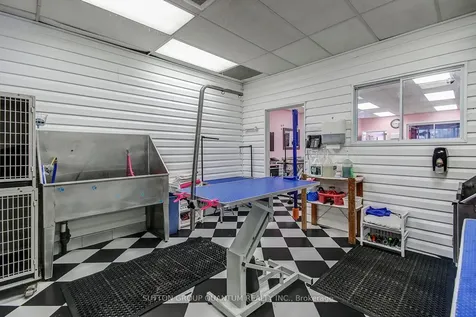 1858 Lakeshore Road W Mississauga ON L5J 1J7