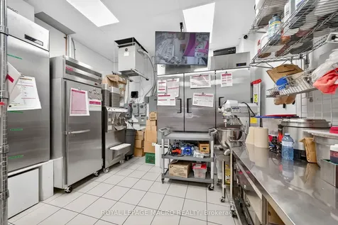 380 Dundas Street E Oakville ON L6H 6Z9