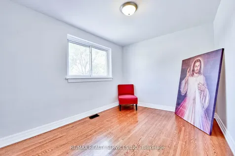 23 Windermere Court Brampton ON L6X 2L5