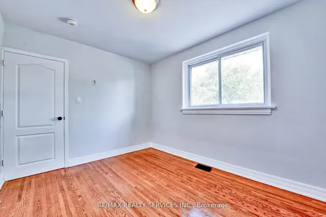 23 Windermere Court Brampton ON L6X 2L5