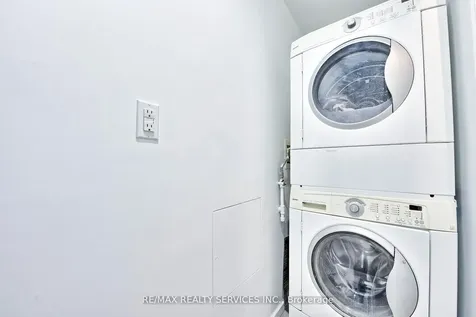 23 Windermere Court Brampton ON L6X 2L5