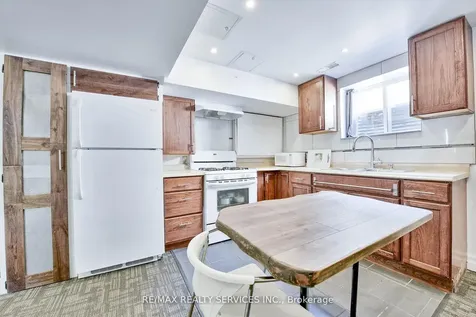 23 Windermere Court Brampton ON L6X 2L5