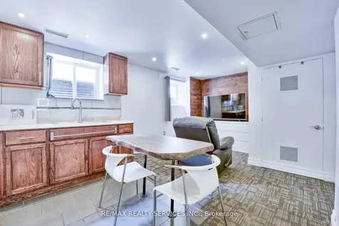 23 Windermere Court Brampton ON L6X 2L5