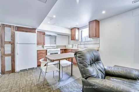 23 Windermere Court Brampton ON L6X 2L5