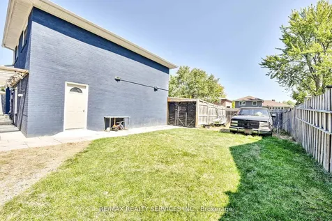 23 Windermere Court Brampton ON L6X 2L5