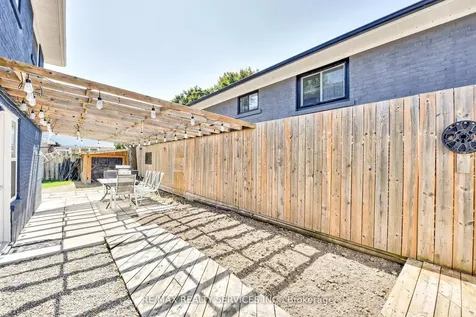 23 Windermere Court Brampton ON L6X 2L5