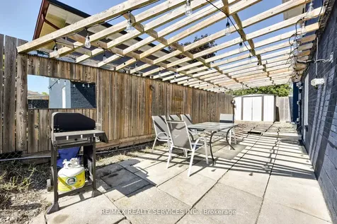 23 Windermere Court Brampton ON L6X 2L5