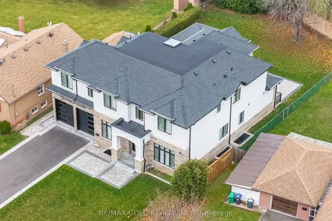 19 Maldaver Avenue Mississauga ON L5M 1W4